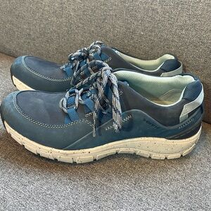 CLARKS Wave Walk Women’s Shoes Size 8